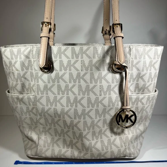 Michael Kors Jet Setter Handbag in crème and tan. - Picture 2 of 12